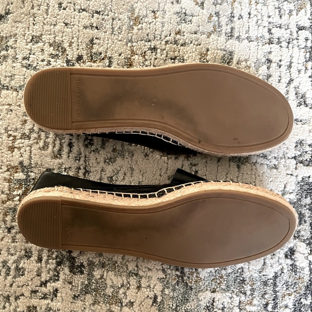 Tory Burch Espadrilles Size 7 Black Leather
Very gently worn, in great condition - Picture 3 of 3